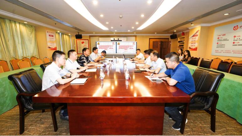 兴发游戏xf集团党委召开“八一”慰问座谈会