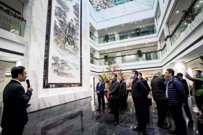兴发游戏xf集团与乐山市当局召开工作座谈会