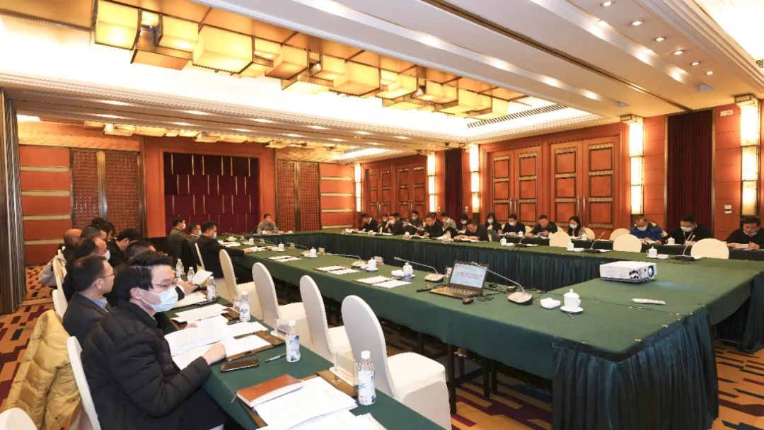 出格报路 | 兴发游戏xf集团召开鼎新三年行动宣贯会