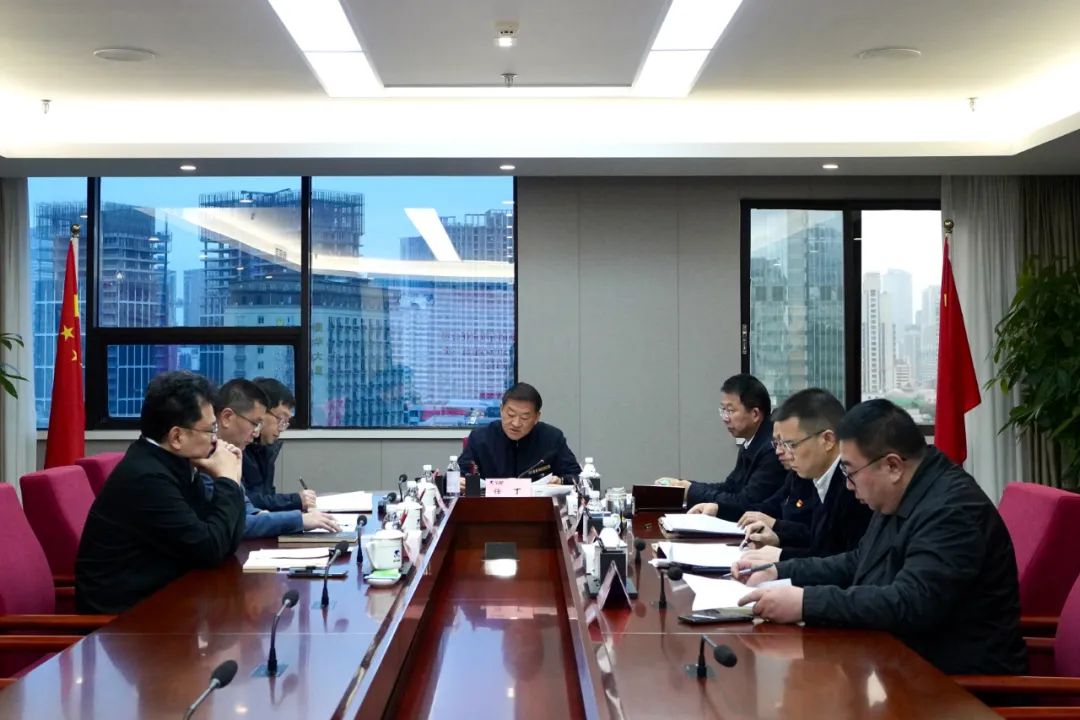 兴发游戏xf集团召开党委理论进建中心组专题进建钻研会