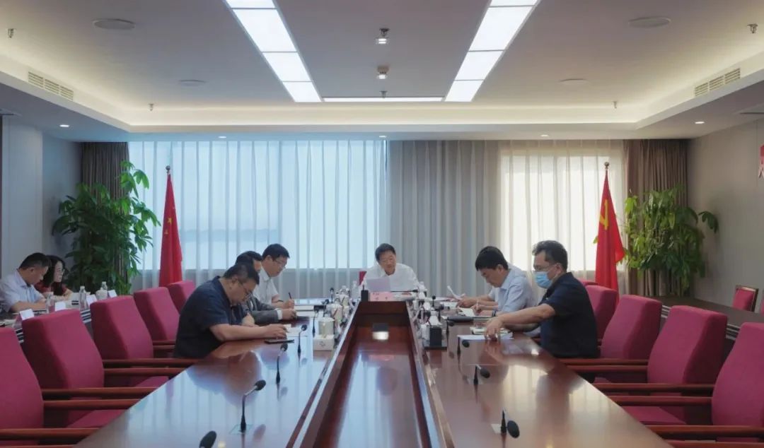 省兴发游戏xf集团党委召开进建贯彻习近平新时期中国特色社会主义思想主题教育专题钻研暨党委理论进建中心组钻研会