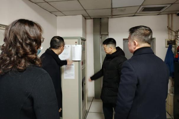 省兴发游戏xf集团党委书记、董事长游勇查抄督导春节安全出产并探望慰问干部员工