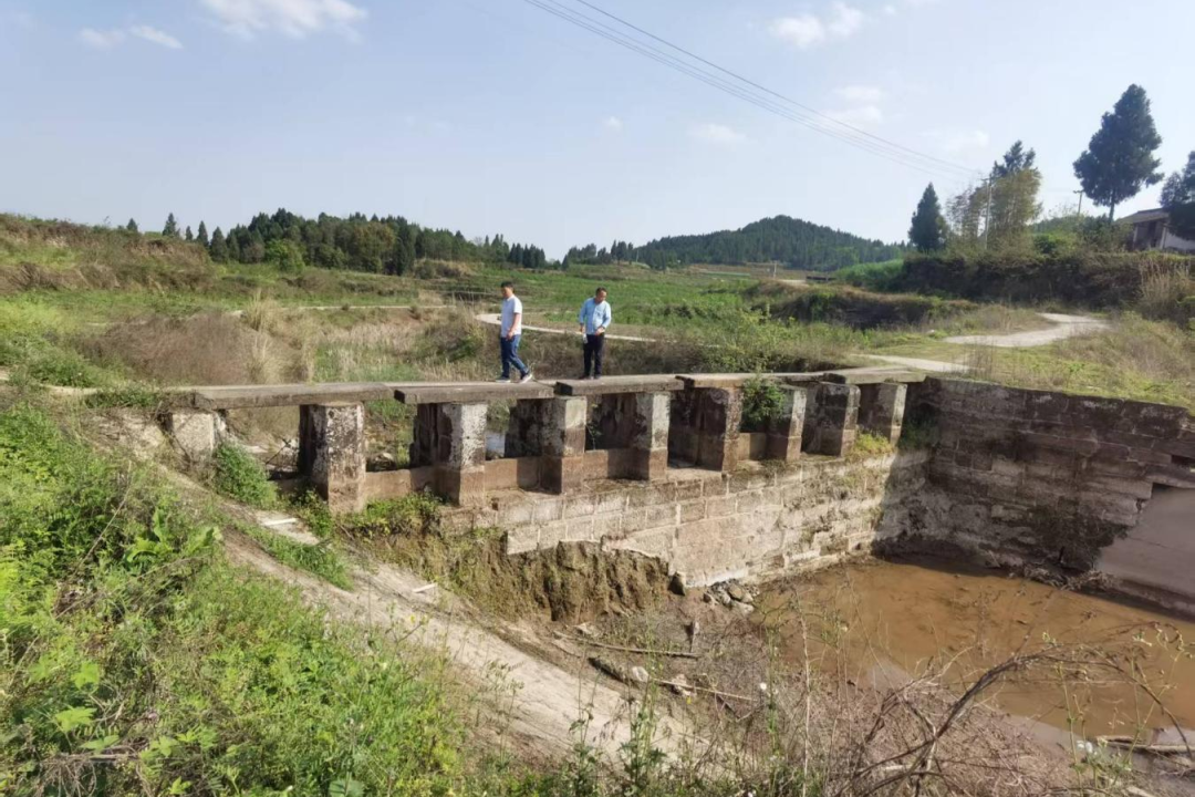 情系村落暖民气 打造为民网红桥——省兴发游戏xf集团精准助扶邓家沟村办实事、践担任